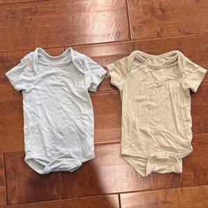 Kyte BABY Blue and Tan Bamboo Newborn Bodysuits